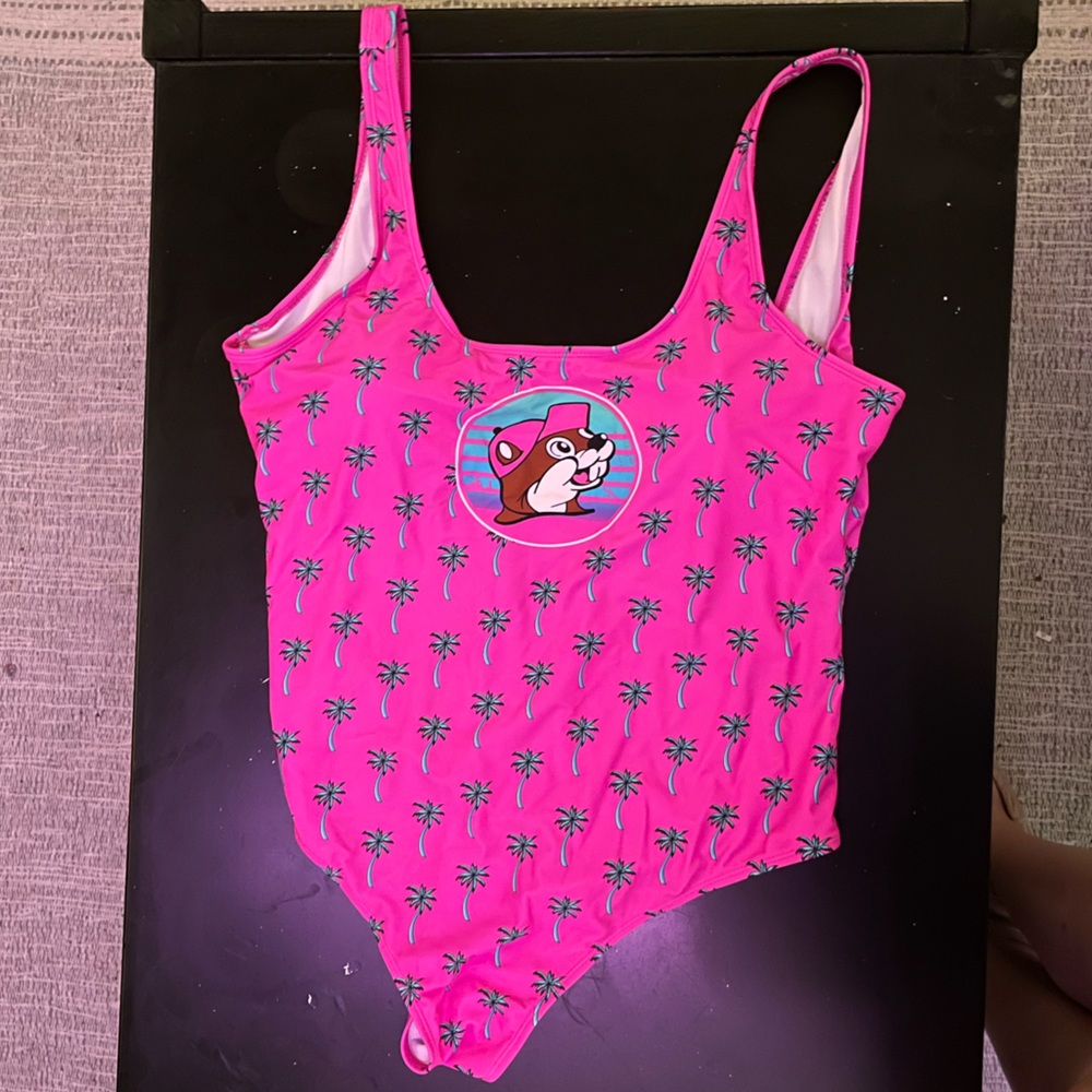 NWOT Pink Buc-ee’s Swimsuit